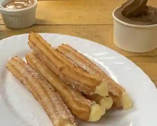 5 Churros Rellenos con Dulce de Leche