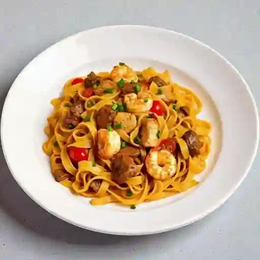 Fetuccini Saltado 3 Sabores