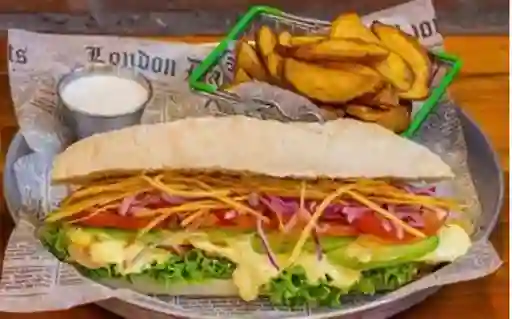 Sándwich Pollo Huancaína