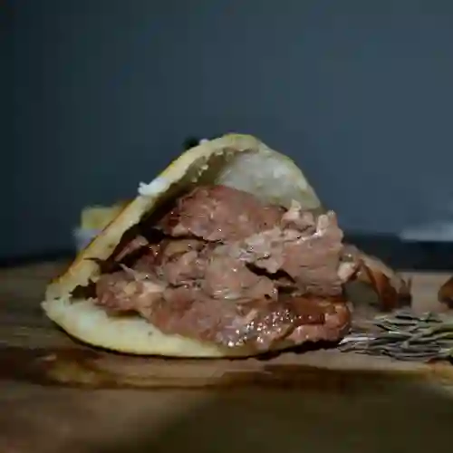 Arepa Pernil