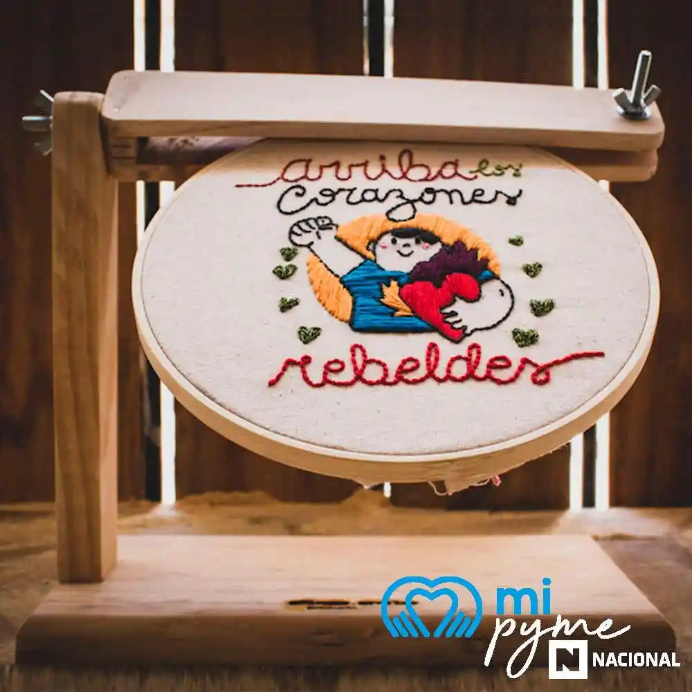 Atril Porta Bastidor Bordado Arrayán Afirmao