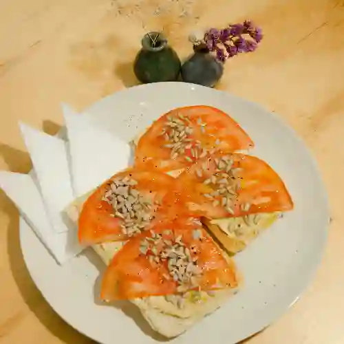 Tostada Humus