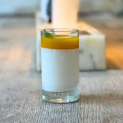 Panna cotta mango
