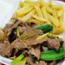 Carne Mongoliano con Papas Fritas