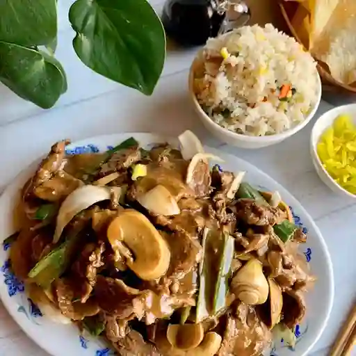 Carne Champiñón con Arroz