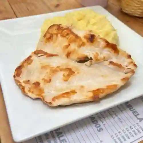 Pechuga de Pollo y Acompañamiento