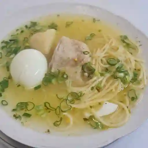Caldo de gallina