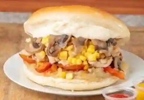 Mega Sandwich Lomito Reina