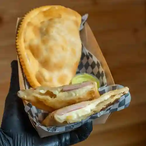 Empanada Chilena Jamón Queso