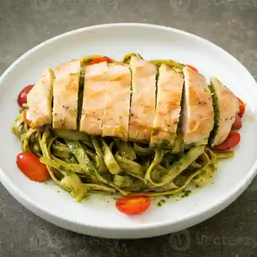Fettucine al pesto c/ pollo