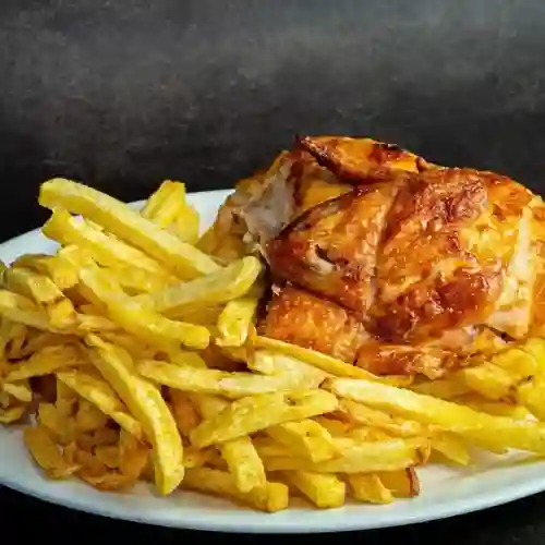 1/4 Pollo Asado con Ración de Salchipapa