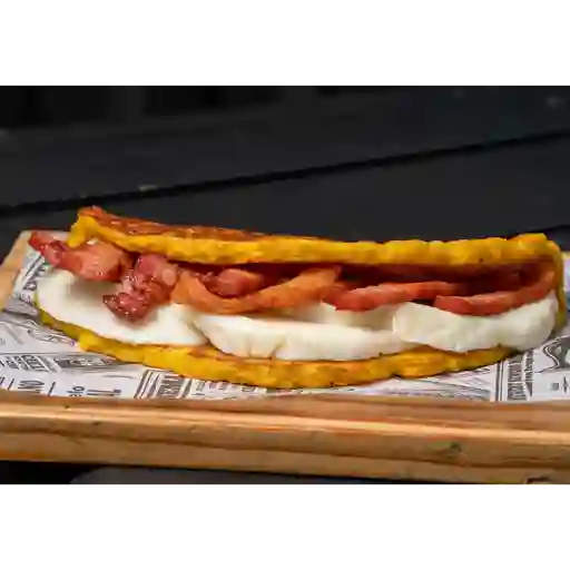 Cachapa queso de mano y chuleta