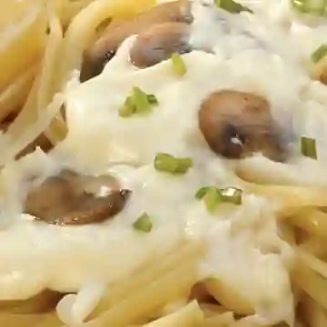 Spaghetti con Salsa Champiñones .4Pp