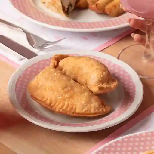 Empanada frita camarón queso