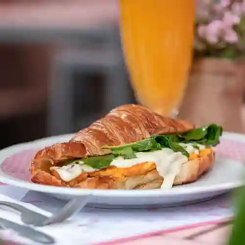 Café O Bebida + Croissant a Elección