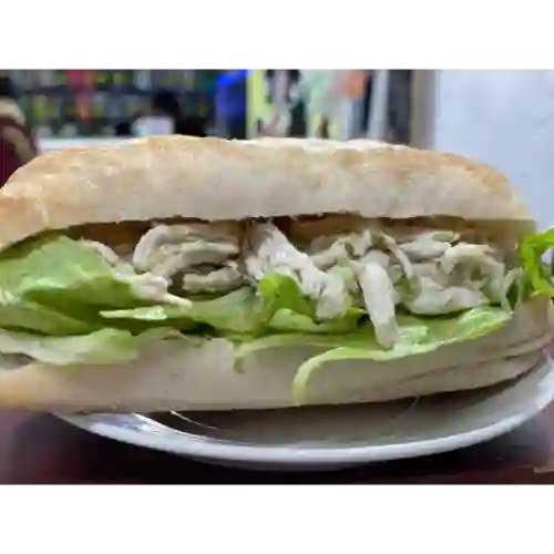 Sandwich Pollo Deshilachado