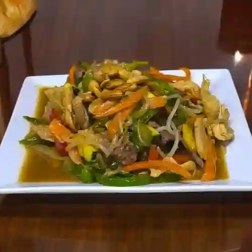 Chop Suey Especial con Camarones