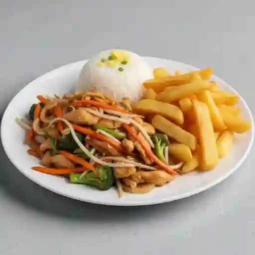 Chapsui de cerdo con papa frita