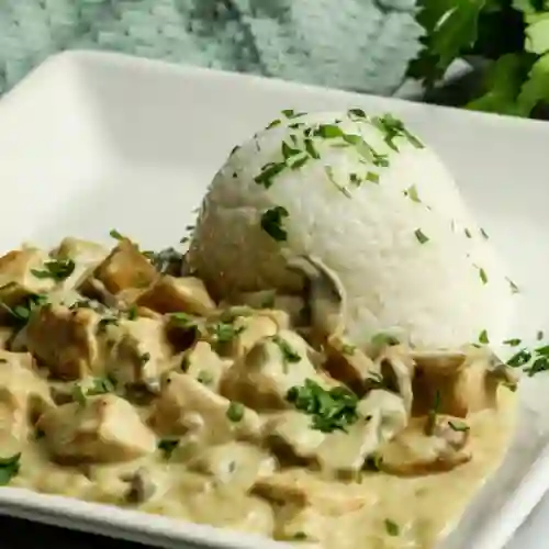 Strogonoff de pollo