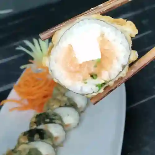 105.- Sake Katsu Roll