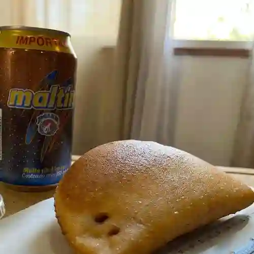 Empanada Pollo y Queso