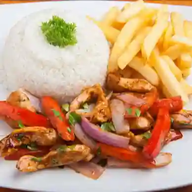 Pollo Saltado