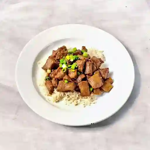 Carne Mongoliana Con Arroz Chaufan