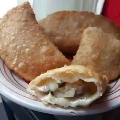 Empanada de Queso con Champiñón