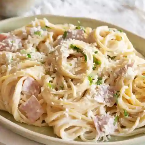 Fetuccini con Salsa Alfredo