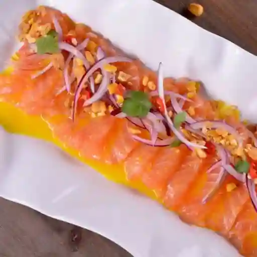 Tiradito de salmón