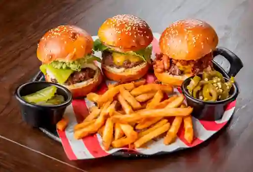 Promoción 3 Hamburguesas y Papas Fritas