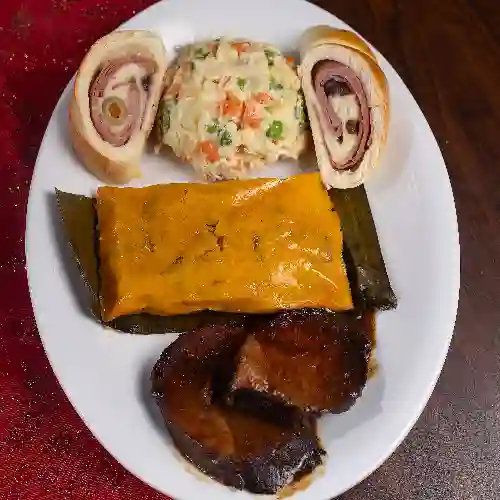 Plato Navideño con Asado Negro