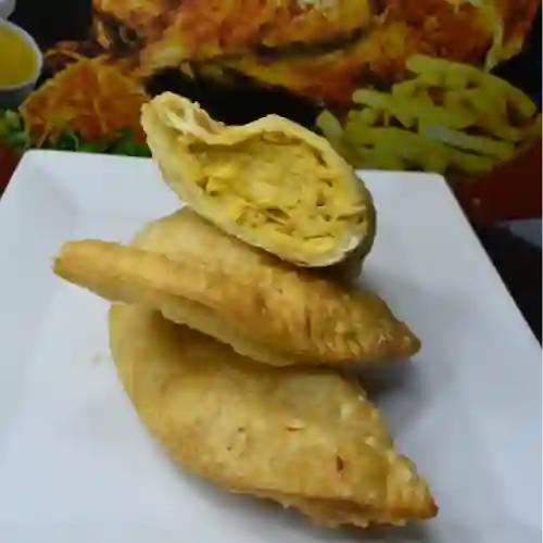 Empanada de Ají de Gallina