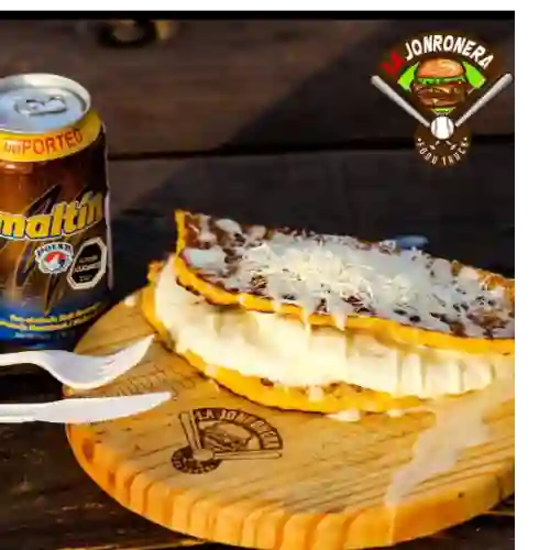 Cachapa con Queso de Mano Llanero y Nata