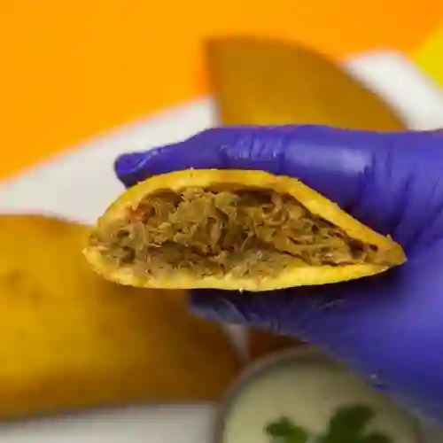 Empanada de Carne Mechada