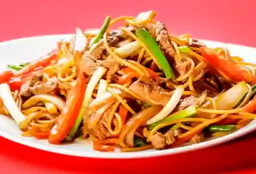 Tallarín Salteado de Pollo