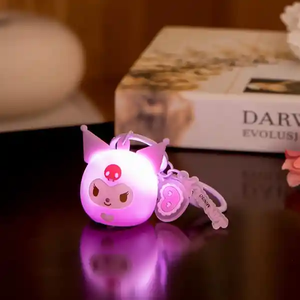 Llavero de Bolsa Kuromi Luminoso Daruma Miniso