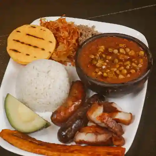 Cazuela de Frijol Pal Arriero