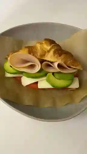 Croissant Salado Jamón y Palta