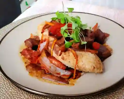 Tacu Tacu con Lomo Saltado