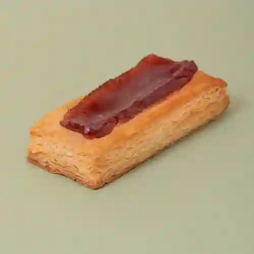 Facturita con Dulce de Membrillo