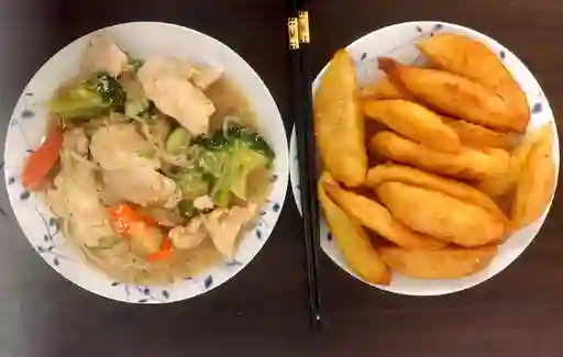 Chapsui de pollo con papas fritas