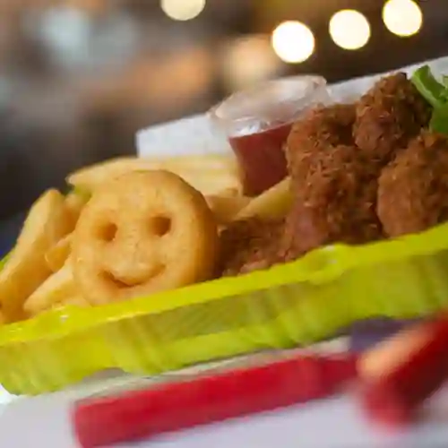 Nuggets de Pescado y Papas Fritas