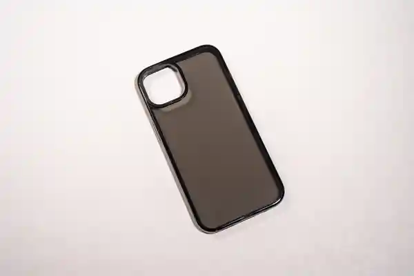 Tech 21 Case Tipo iPhone 12 Negro