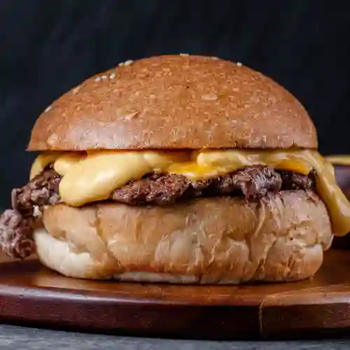 Extra Cheese Burger con Papas Fritas