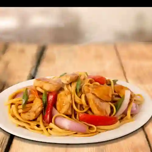 Fetuccini Salteado con Pollo