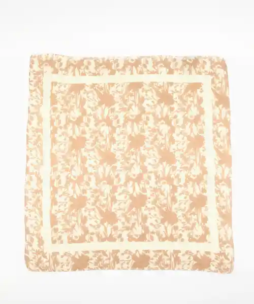 Lounge Bandana Flores Lounge Blanco y Beige