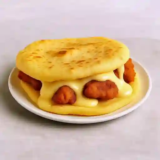 Arepa con Queso de Mano y Cochino Frito