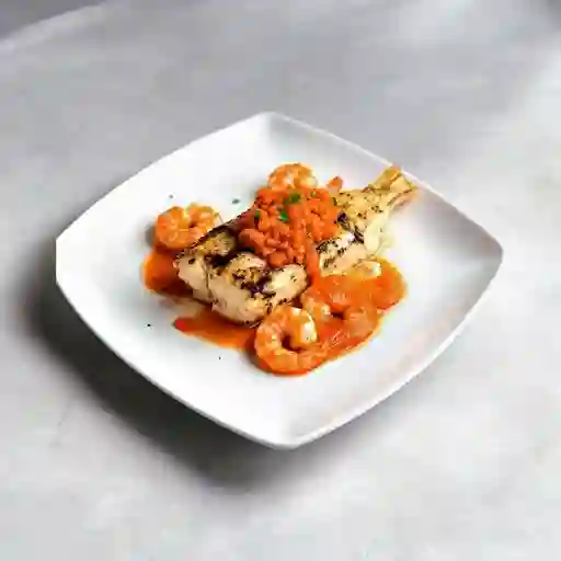 Pescado En Salsa De Camaron