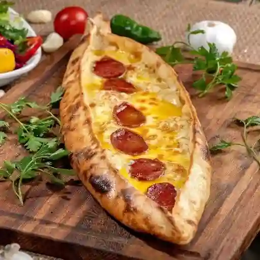 Pizza Pide Sucuklu